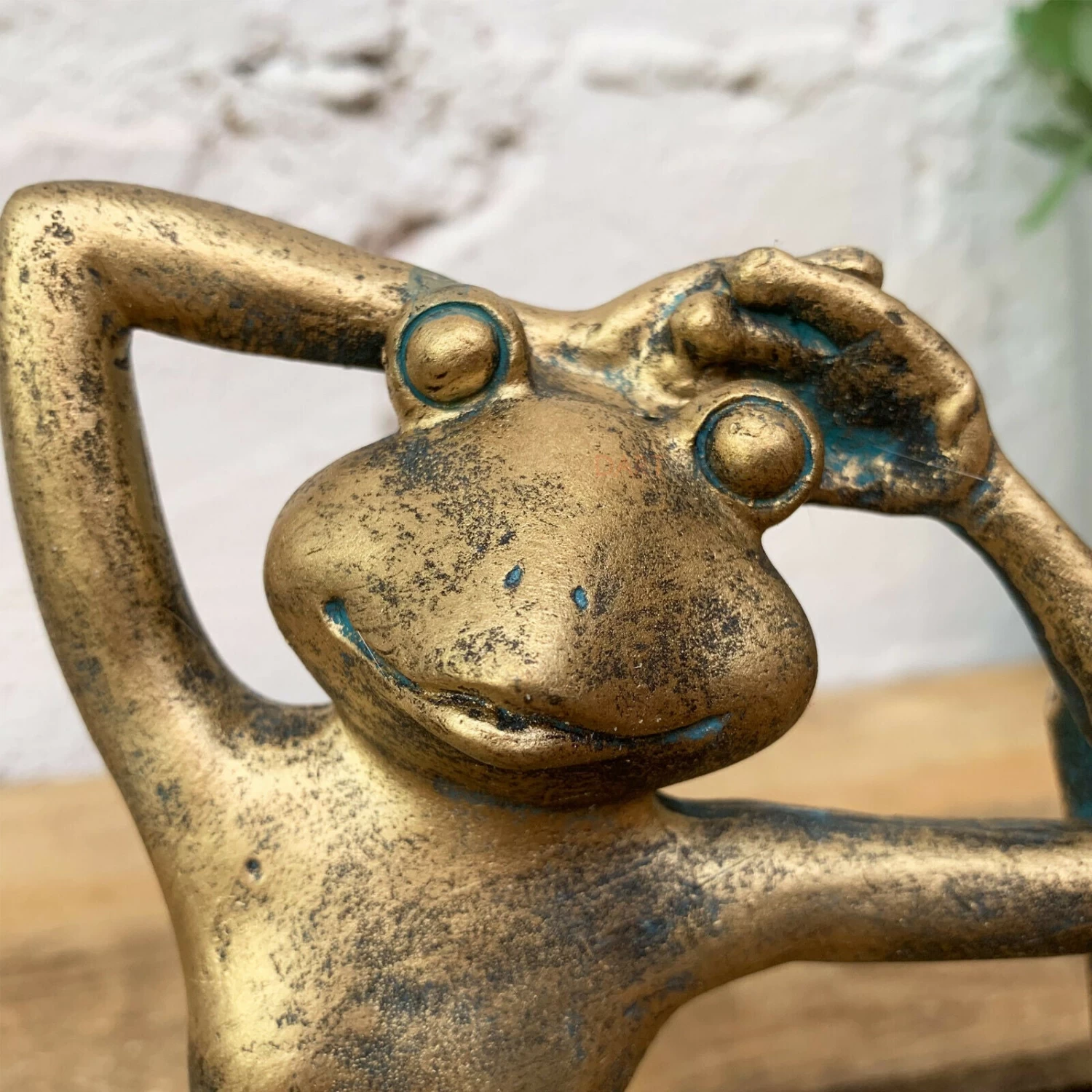 Darthome Limited Gold Yoga Frog Ornament 17cm 4 Darthome Limited Gold Yoga Frog Ornament 17cm - Image 2