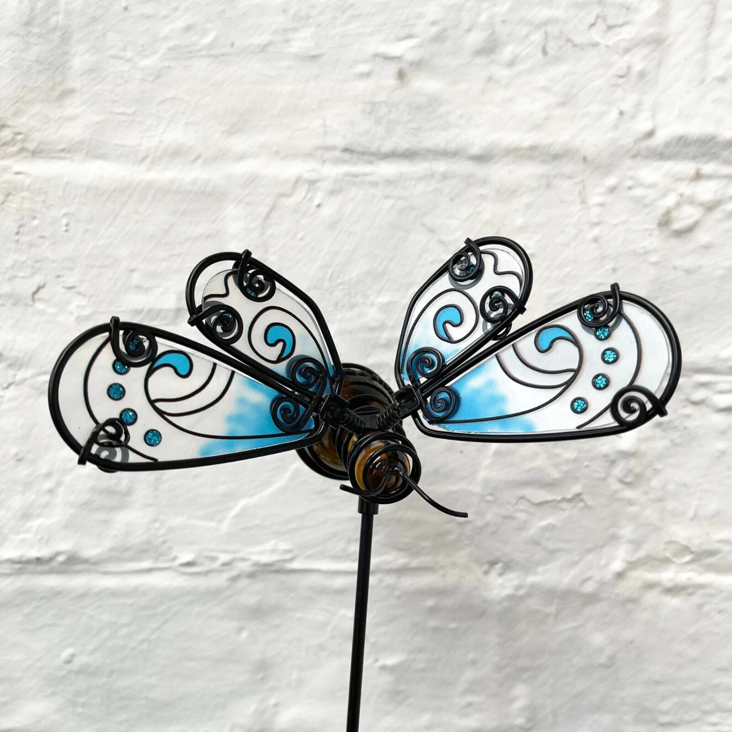 Darthome Limited Stained Glass Bumble Bee Garden Stake 3 Darthome Limited Stained Glass Bumble Bee Garden Stake - Image 2