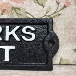Darthome Limited If It Barks Feed It Cast Iron Wall Sign -Décor Dreams Shop 16 42dad319 8cc8 4c49 9227 28e1d2f98564