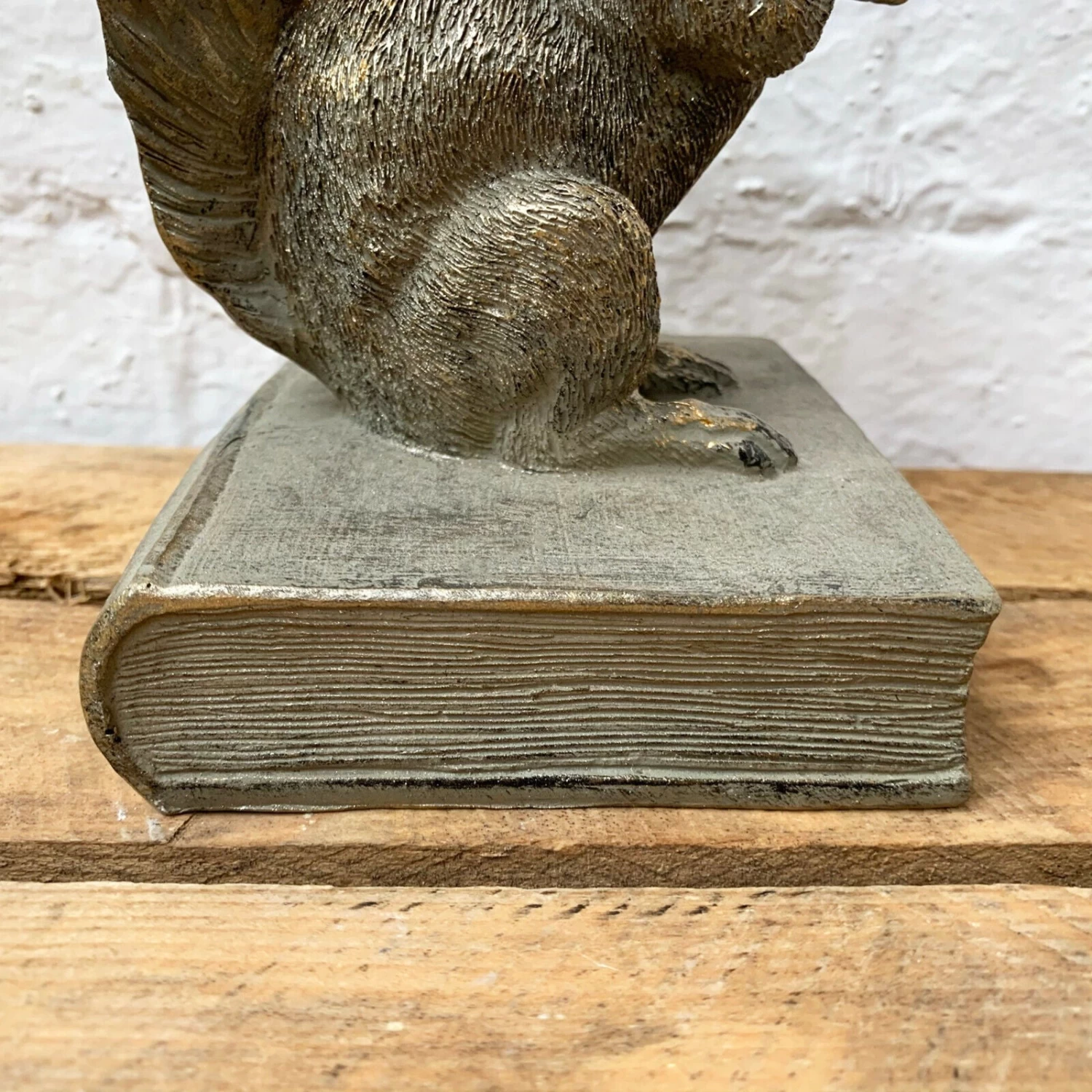 Darthome Limited Gold Resin Squirrel Bookend 6 Darthome Limited Gold Resin Squirrel Bookend - Image 4
