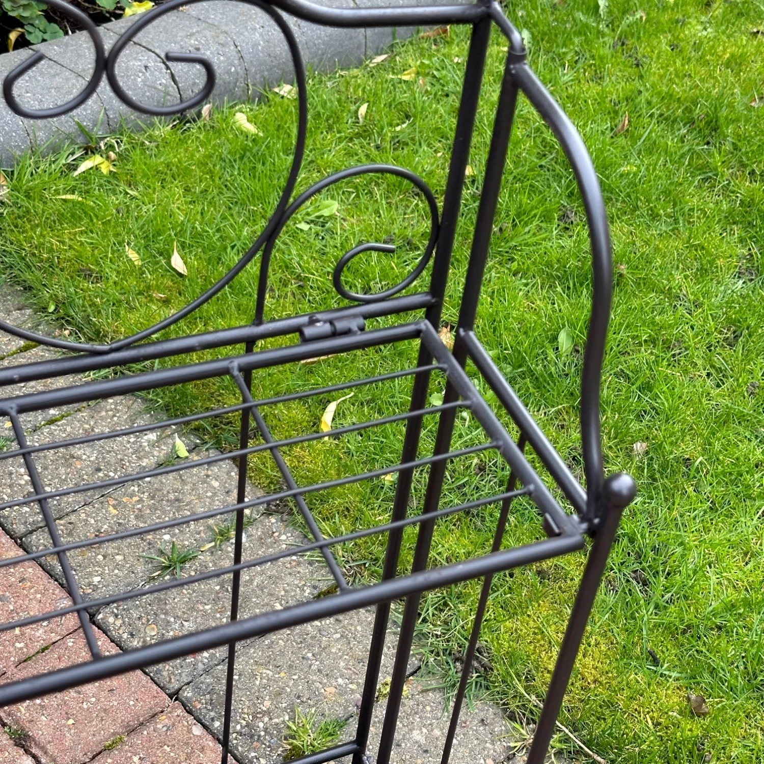 Darthome Limited 2 Tier Metal Flower Rack 8 Darthome Limited 2 Tier Metal Flower Rack - Image 6