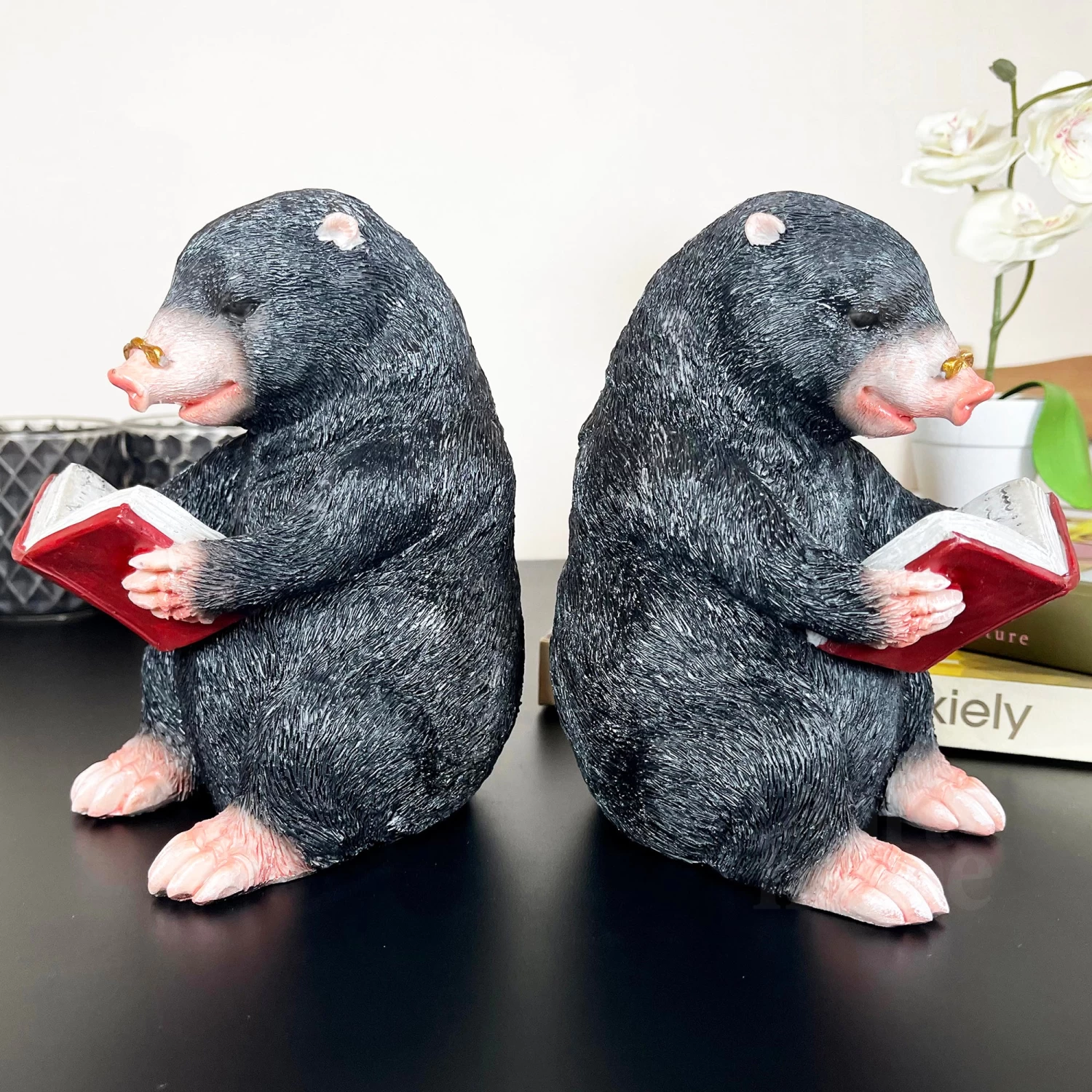 Darthome Limited Black Reading Mole Bookends 4 Darthome Limited Black Reading Mole Bookends - Image 2