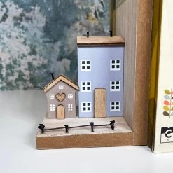 Darthome Limited Wooden House Bookends Set -Décor Dreams Shop IMG E2229