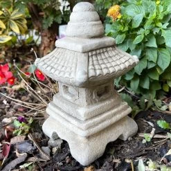 Darthome Limited Stone Japanese Pagoda Garden Sculpture