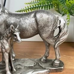 Darthome Limited Silver Horse & Foal Ornament 14 Darthome Limited Silver Horse & Foal Ornament -Décor Dreams Shop IMG E3145