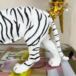 Darthome Limited Siberian Snow Tiger Figurine -Décor Dreams Shop IMG E3535 edited31