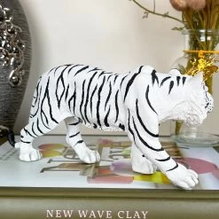 Darthome Limited Siberian Snow Tiger Figurine -Décor Dreams Shop IMG E3537 edited32