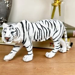 Darthome Limited Siberian Snow Tiger Figurine -Décor Dreams Shop IMG E3539 edited33