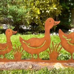 Darthome Limited Rusty Ducks Garden Ornament On Wood Stand -Décor Dreams Shop IMG E3825 edited107