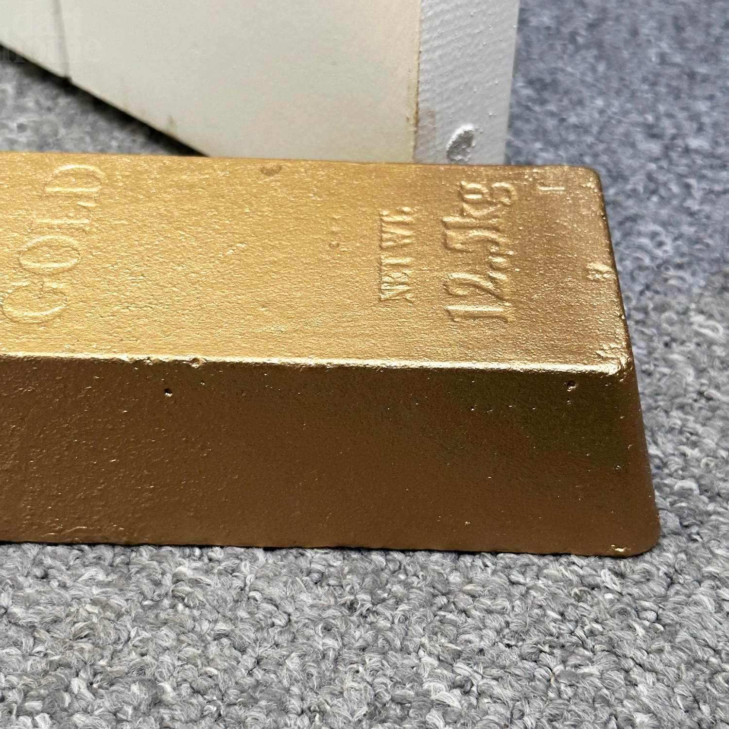 Darthome Limited Cast Iron Gold Bar Doorstop 7 Darthome Limited Cast Iron Gold Bar Doorstop - Image 5