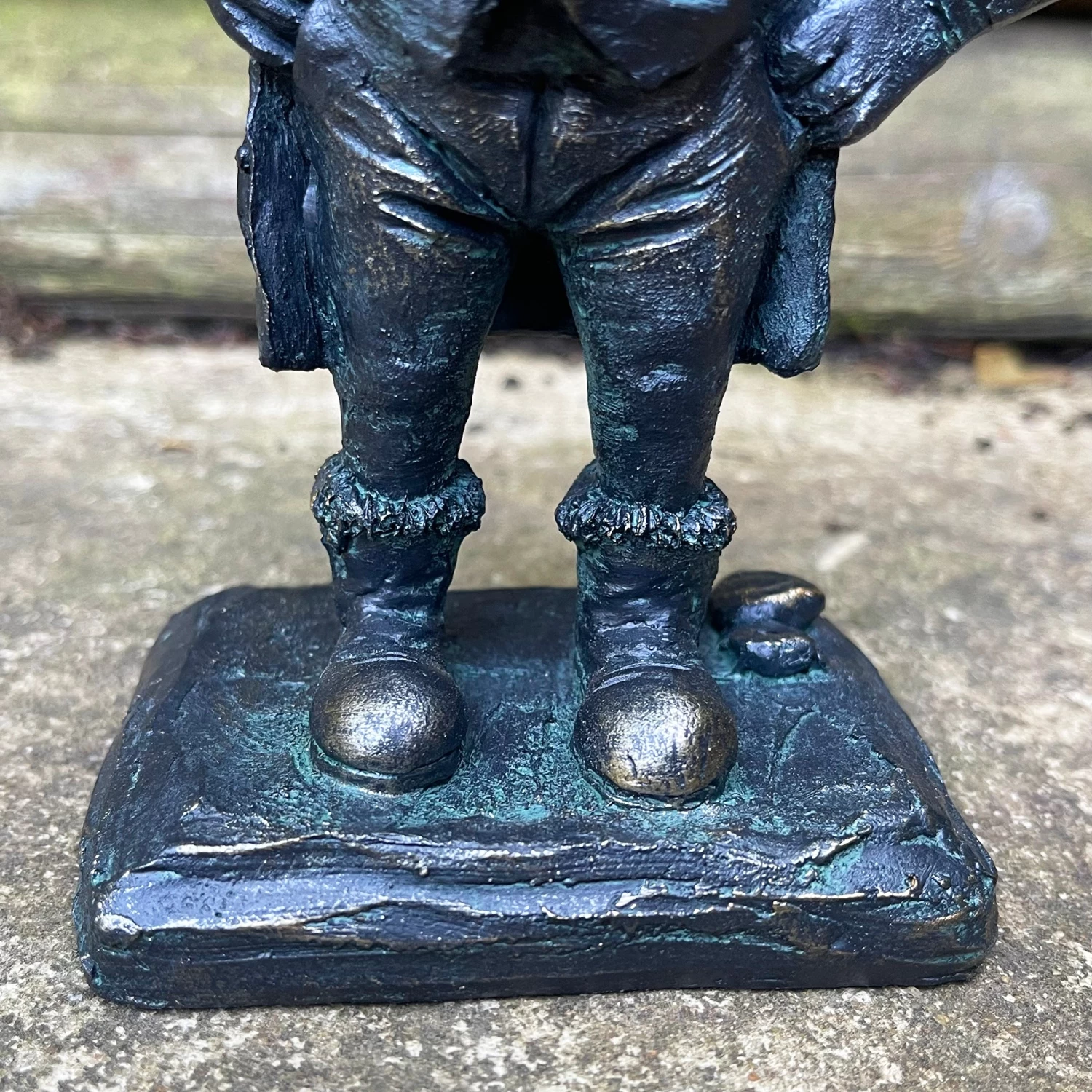 Darthome Limited Bronze Resin Mr Toad Pilot Ornament 5 Darthome Limited Bronze Resin Mr Toad Pilot Ornament - Image 3