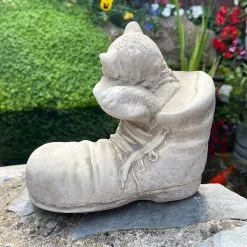 Darthome Limited Stone Cat In Boot Garden Ornament -Décor Dreams Shop IMG E7670 editedR