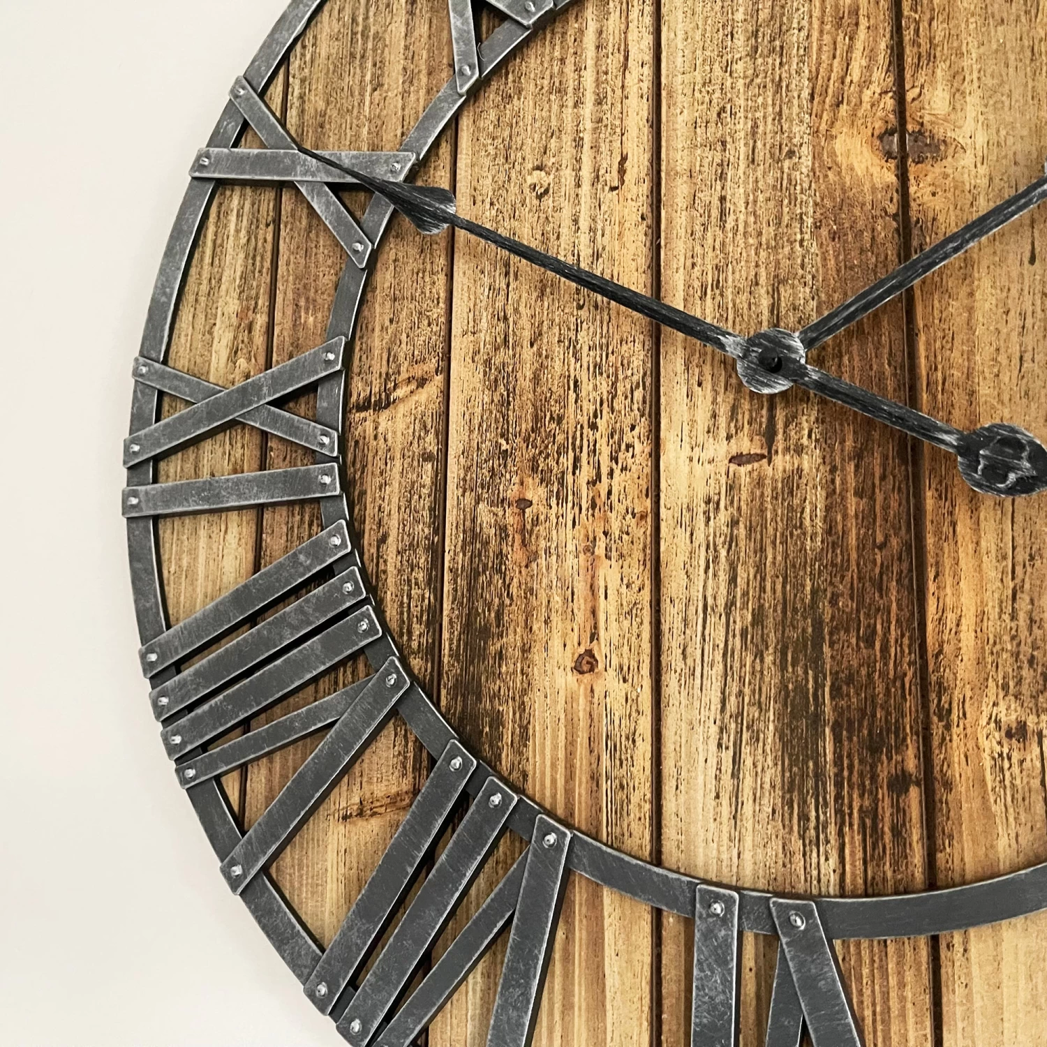 Darthome Limited Industrial Wilston 60cm Wall Clock 6 Darthome Limited Industrial Wilston 60cm Wall Clock - Image 4